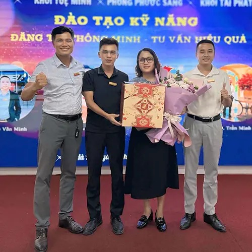 Tuyển dụng